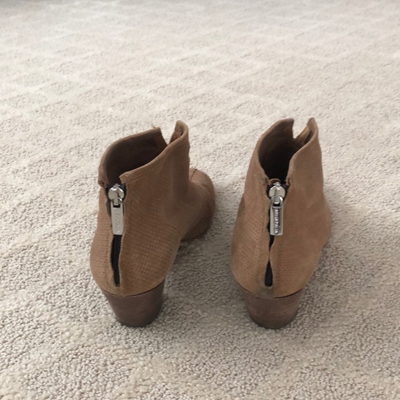 Women’s booties - Picture 3 of 3